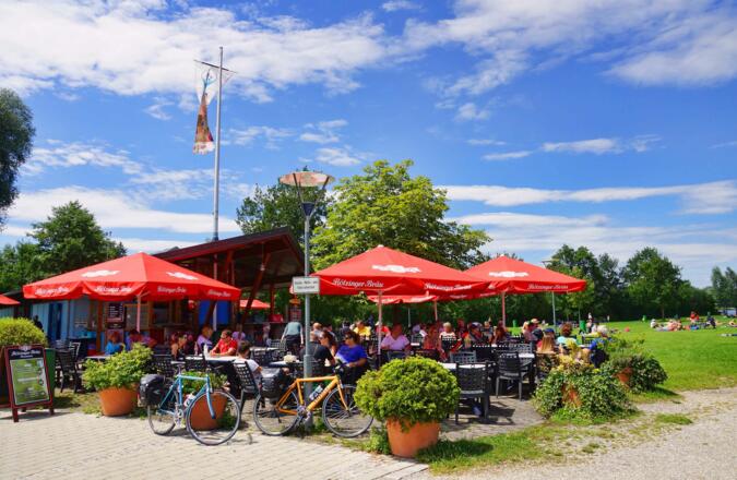 H2O Kiosk mit Strandbad im Chiemseepark Bernau-Felden