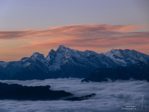 Morgenstimmung: Hockalter mit Blaueis über dem Nebel.