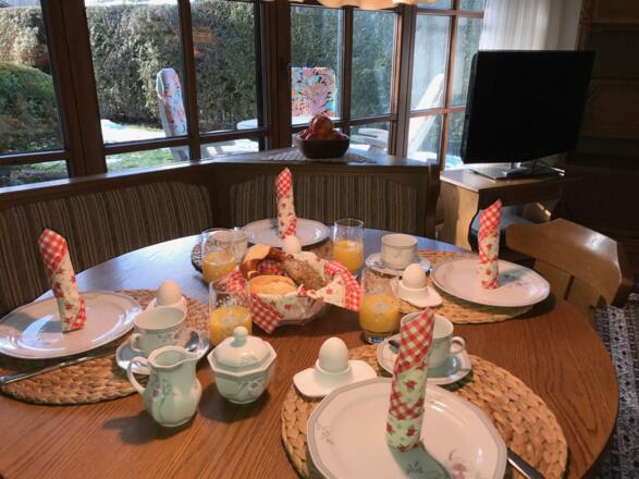 Esstisch im Wohnzimmer