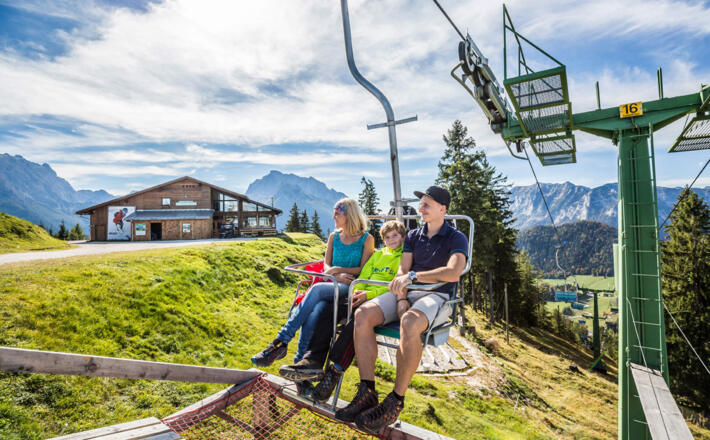 Mit der Sesselbahn zum Hirschkaser