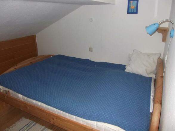 Franz. Einzelbett (140 cm) im Schlafraum 1