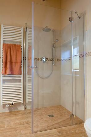 Dusche mit Raindance-Brause