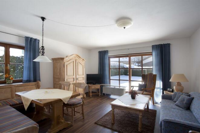 Wohn-/ Esszimmer Ansicht 1