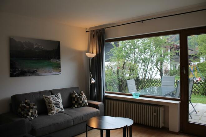 Schlafsofa mit Blick auf die Terrasse