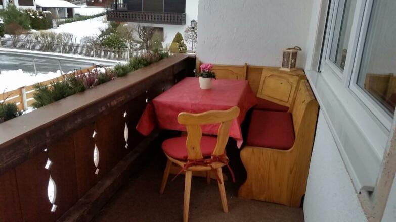 Der Balkon mit Blick auf das Zugspitzmassiv