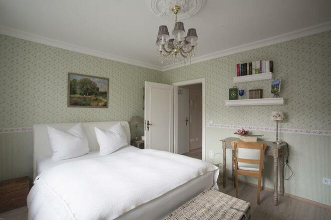 Schlafzimmer /Boxspringbett