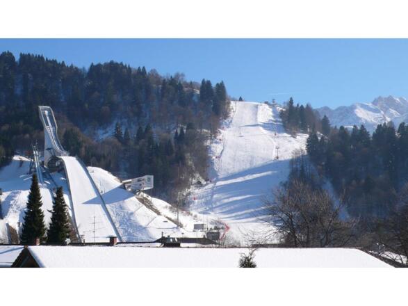 Sie wohnen in der Nähe der Skisprungschanze