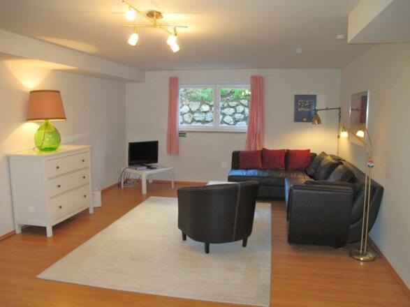 5. Schlafzimmer  (UG)