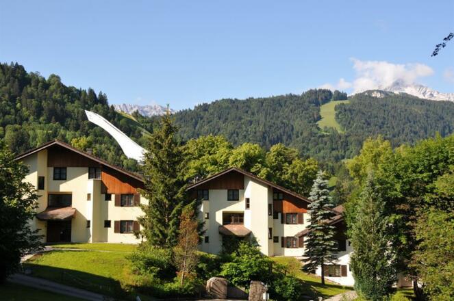 Aussenansicht Blick auf Sprungschanze