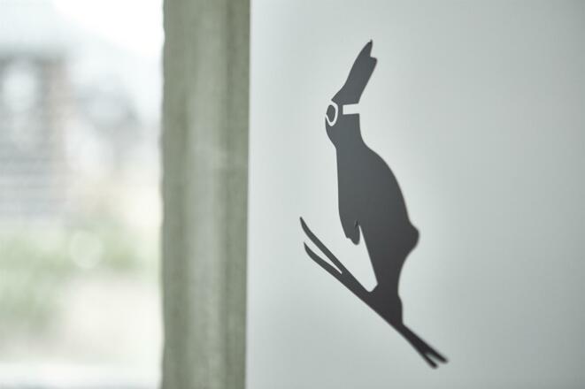 Unser Hase springt von der Schanze