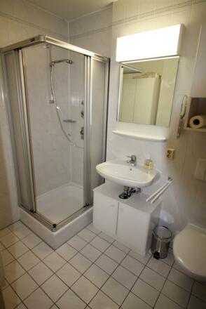 Bad mit Dusche