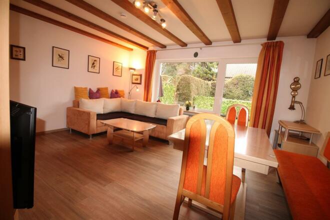 Wohnzimmer u. Essbereich