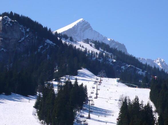 Skifahren am Kreuzwankl mit Alpspitzblick