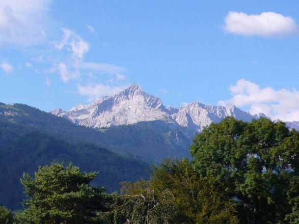 Aussicht vom Haus zur Alpspitze