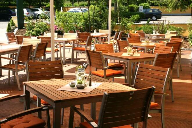 Terrasse vom Restaurant im Schmelmer Hof