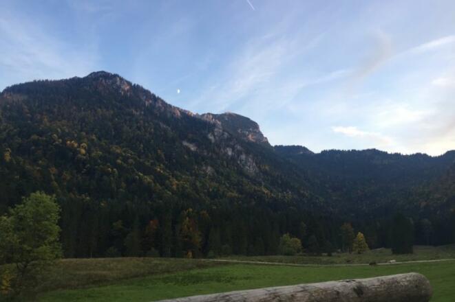 Blick auf den Wendelstein von der Wirtsalmterrasse - © Chiemsee-Alpenland Tourismus