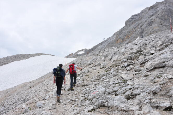 Oberhalb der Knorrhütte Richtung Sonnalpin: Die Landschaft wird karstiger, hochalpiner