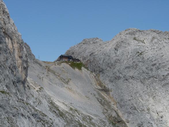 Dabei schweift der Blick nochmals zurück zur Meilerhütte.