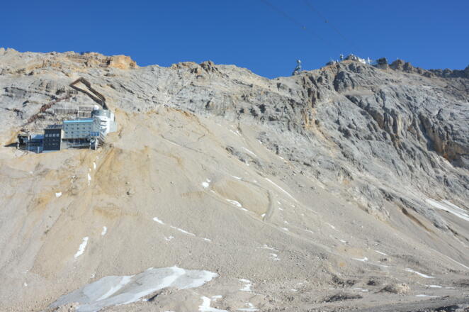 Blick von Sonnalpin in den Gipfelhang: Von hier aus sind es noch gute 400hm oder 1,5 Std zum Gipfel