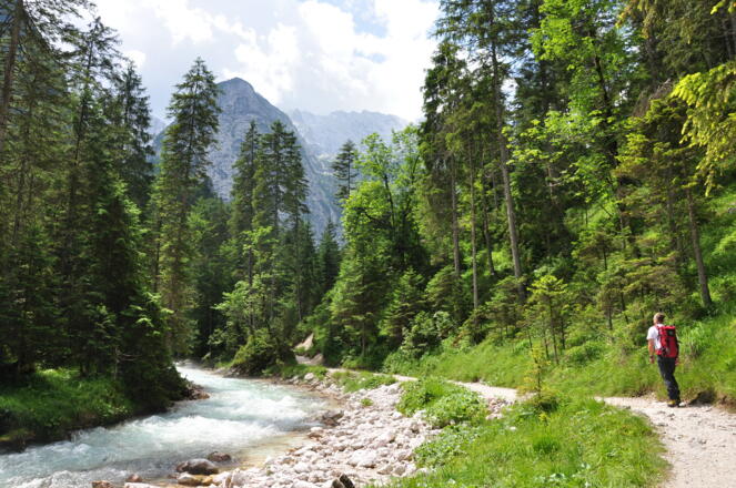 Gemütlich taleinwärts entlang der glasklaren Partnach