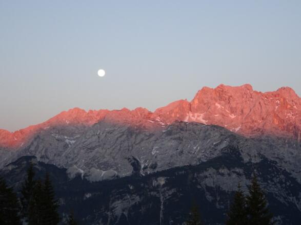 Sonnenuntergang am Kreuzeckhaus