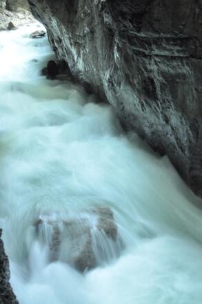 Die Partnach ist hier schnell