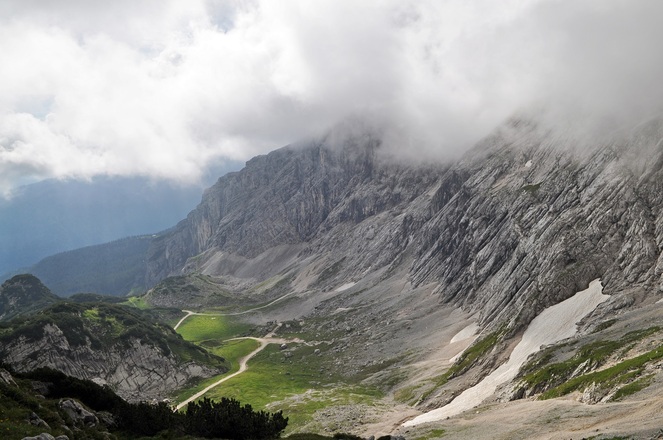 Blick auf die Bernadeinwände