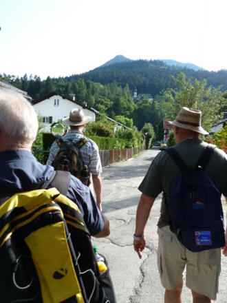 Auf die Wallfahrtskirche St. Anton zu