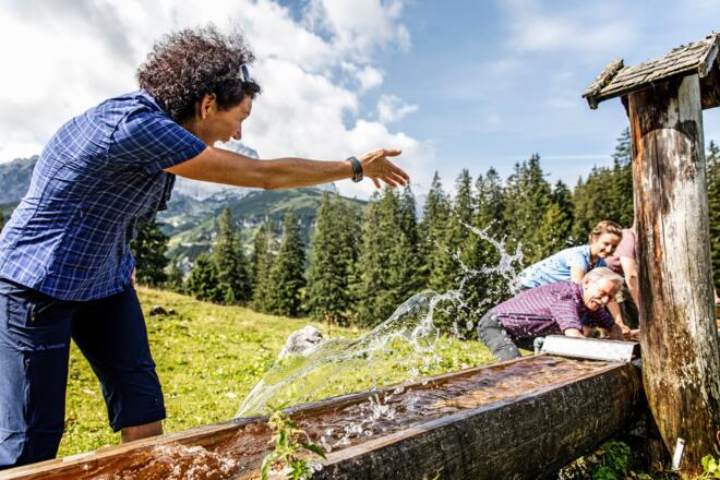 Abkühlung am Wasser
