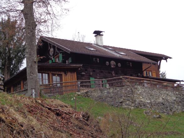 Werdenfelser Hütte, an der Burgruine Werdenfels