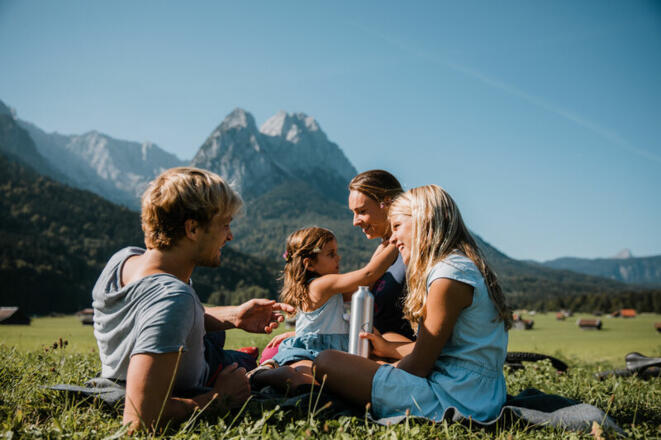 Familie Genussradln - Brotzeit beim Hammersbacher Fußweg