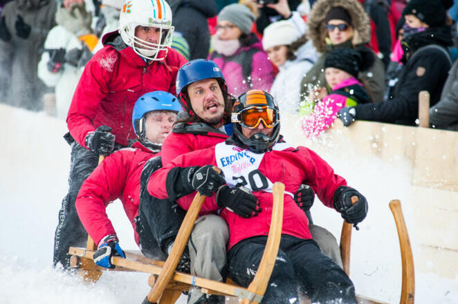 Das spannende Hornschlittenrennen in Garmisch-Partenkirchen