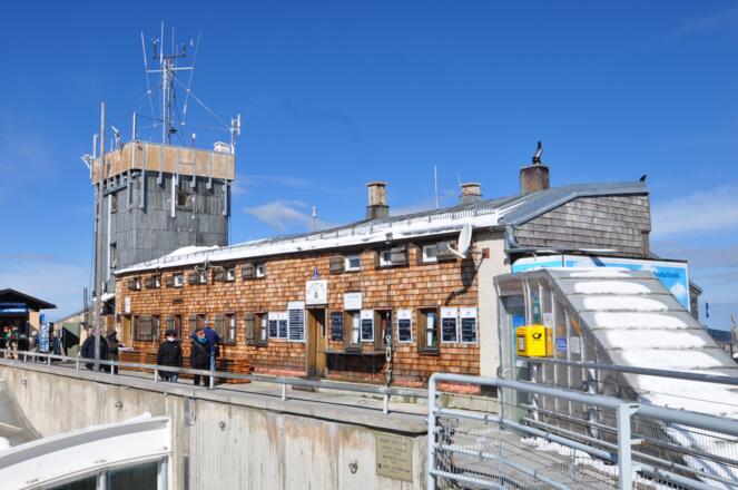 Das Münchner Haus auf dem Zugspitzgipfel