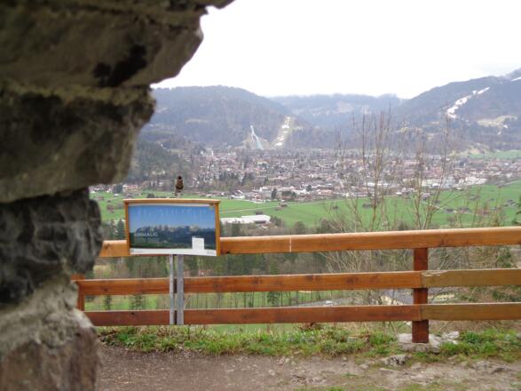 Blick von der Burgruine nach Garmisch-Partenkirchen