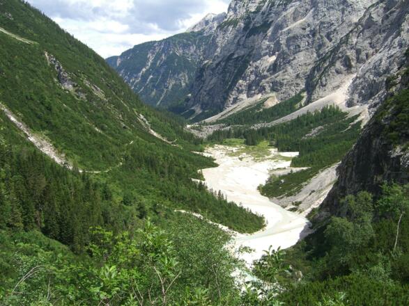 Reintalangerhütte - Zur Hütte geht es durch ein malerisches Tal