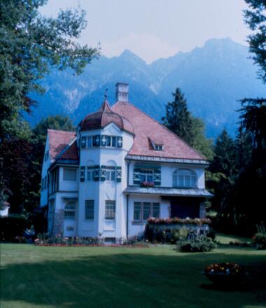 Strauss Villa