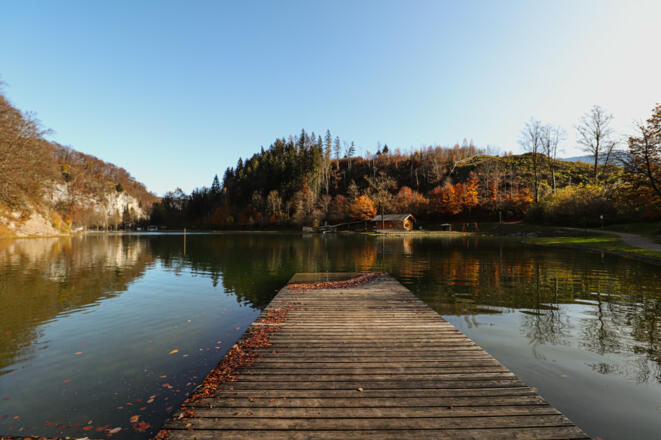 Luegsteinsee mit Steg