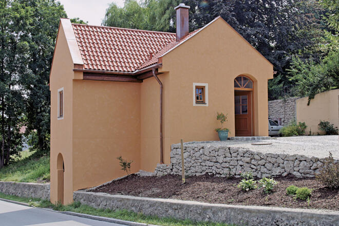 Restauriertes Wasserhäusl an der Rosenheimer Straße