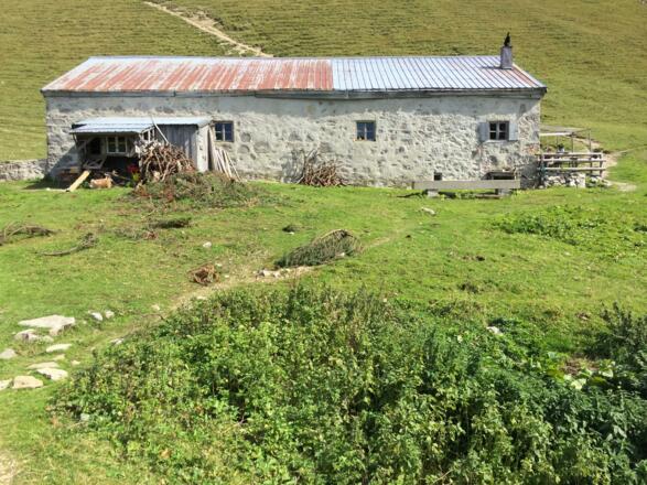 Jägerbauernalm, Seitenansicht