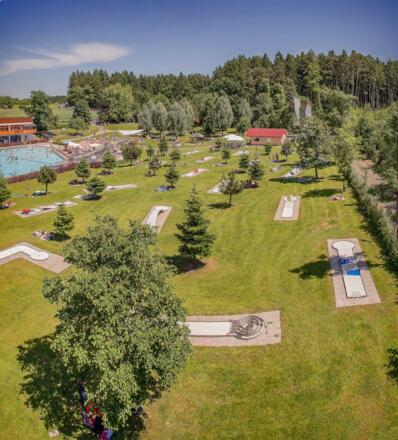 Minigolfanlage im Waldbad Taufkirchen (Vils)
