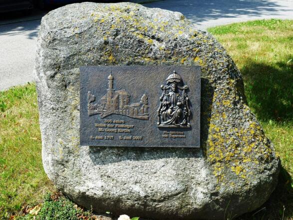 Gedenkstein bei St. Georg in Finsing