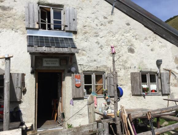 Jägerbauernalm, Eingang