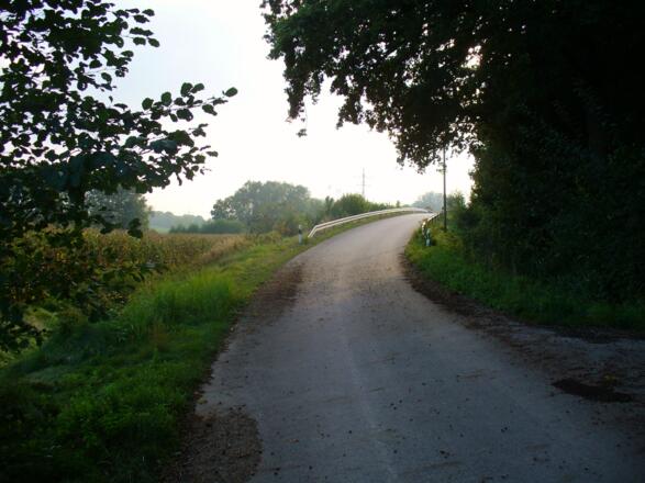 Weg zum Isarkanal Nähe Moosinning