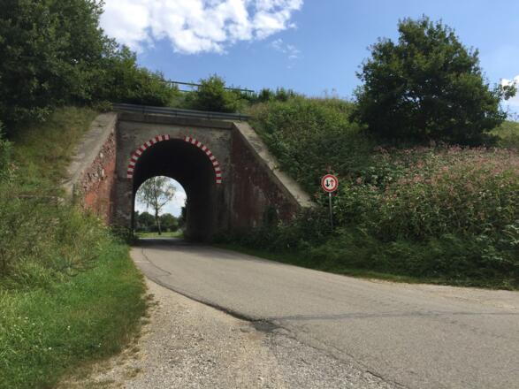 links nach Unterschwillach