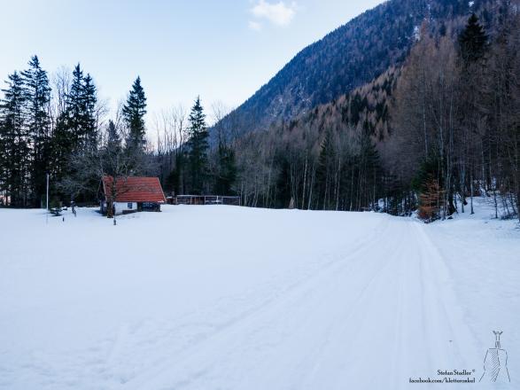 die Moaralm (Naturfreundehütte) bei der Abfahrt