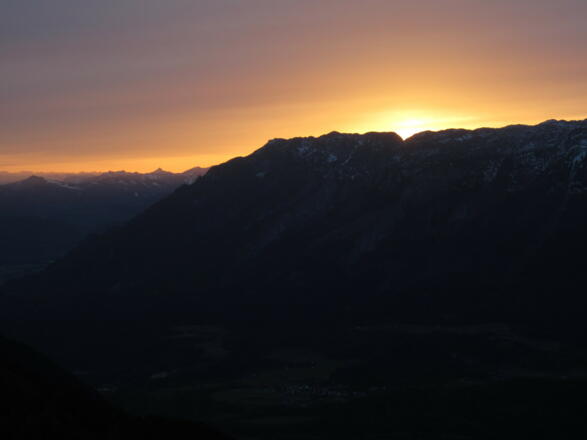 Sonnenaufgangsstimmung über dem Untersberg