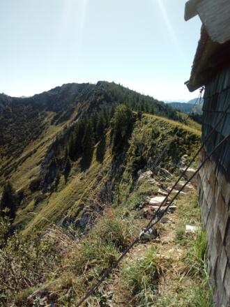Blick auf den alpinen Premiumweg von der Freudenreichkapelle