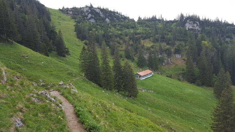 Der Abstieg von der Kapelle