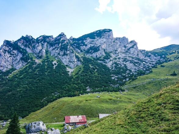 Blick auf die Ruchenköpfe mit der Großtiefental-Alm