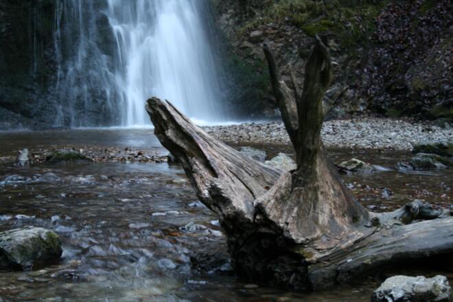 An den Josefstaler Wasserfällen